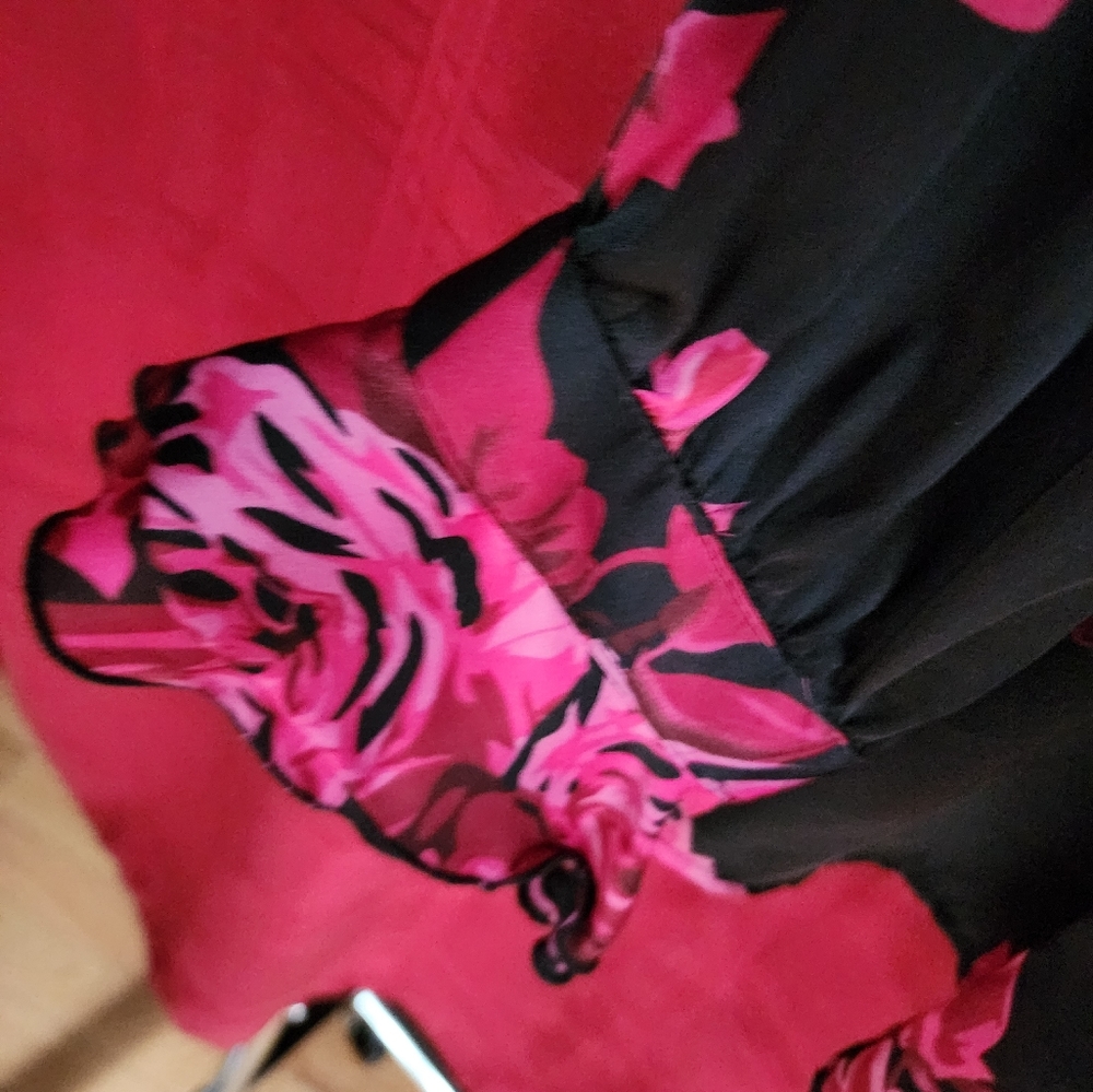 Plus Size Top - Picture 2 of 2